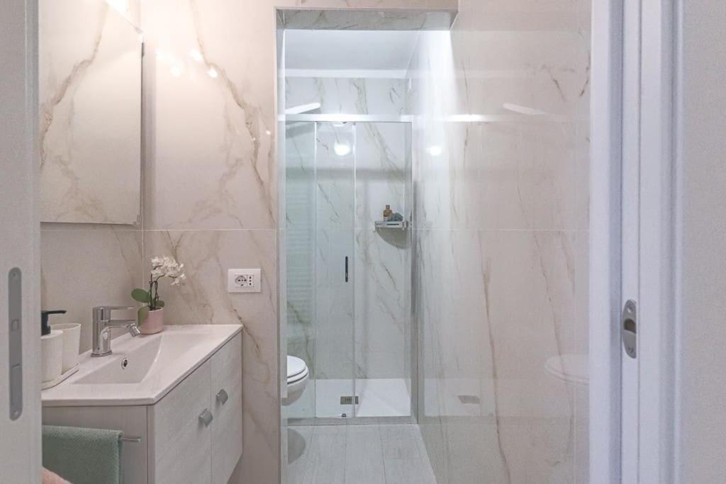 New Private Apt In Como A-C Self Check-In Esterno foto